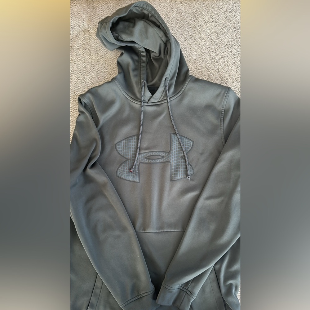 Men’s Under Armour hoodie